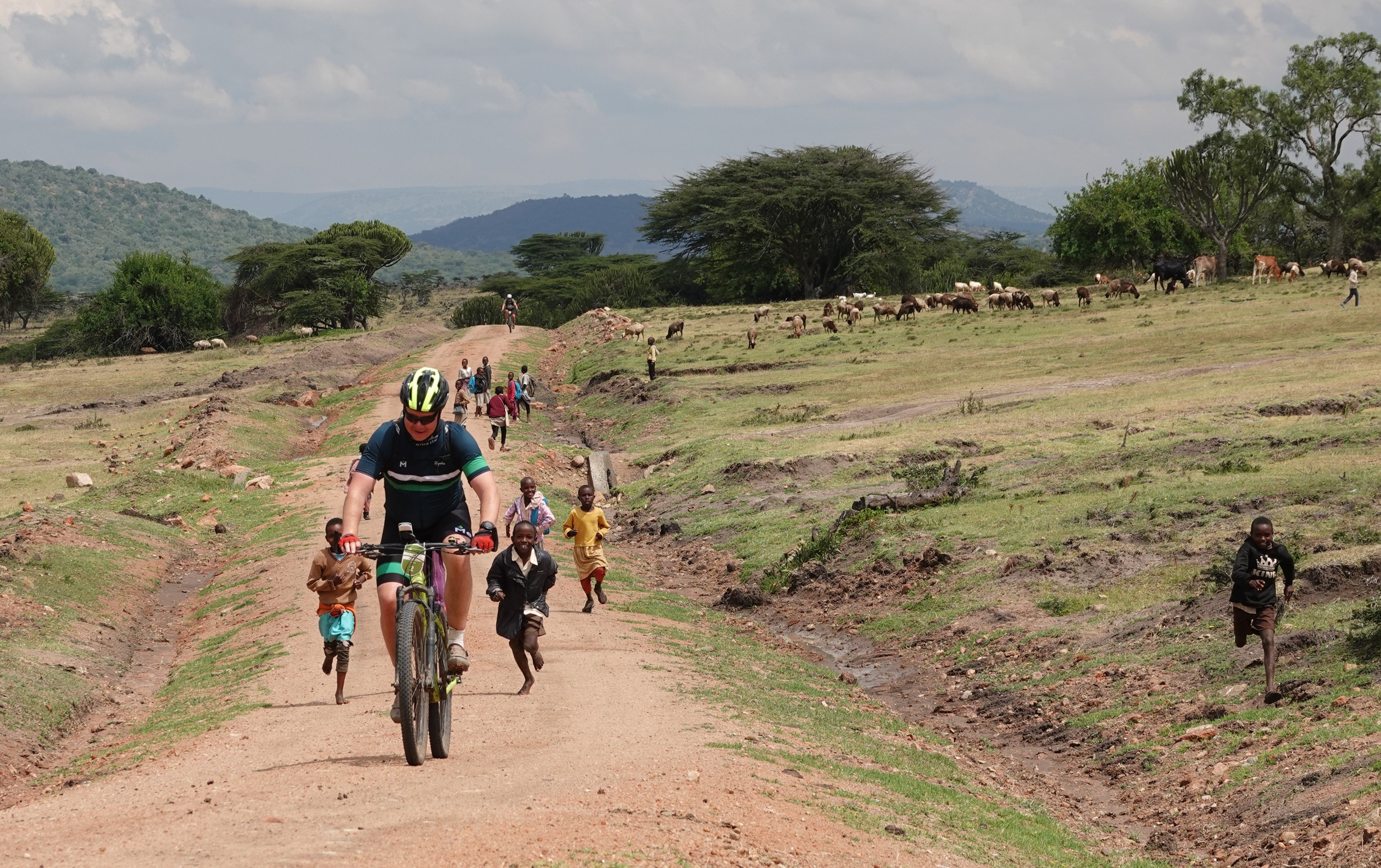 Klaarstomen voor het avontuur: zo bereid je je voor op fietsen in Afrika