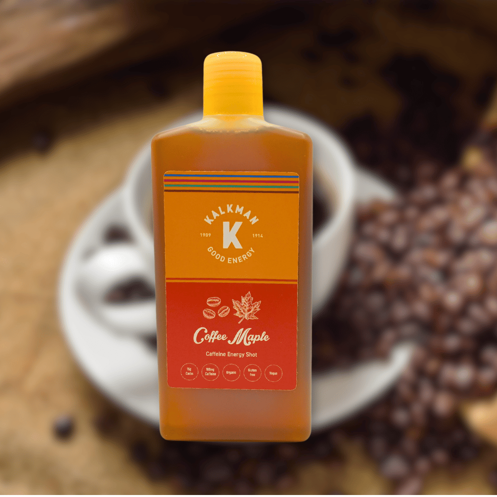 Kalkman Energy Flask met cafeïne energy shot met koffie in achtergrond